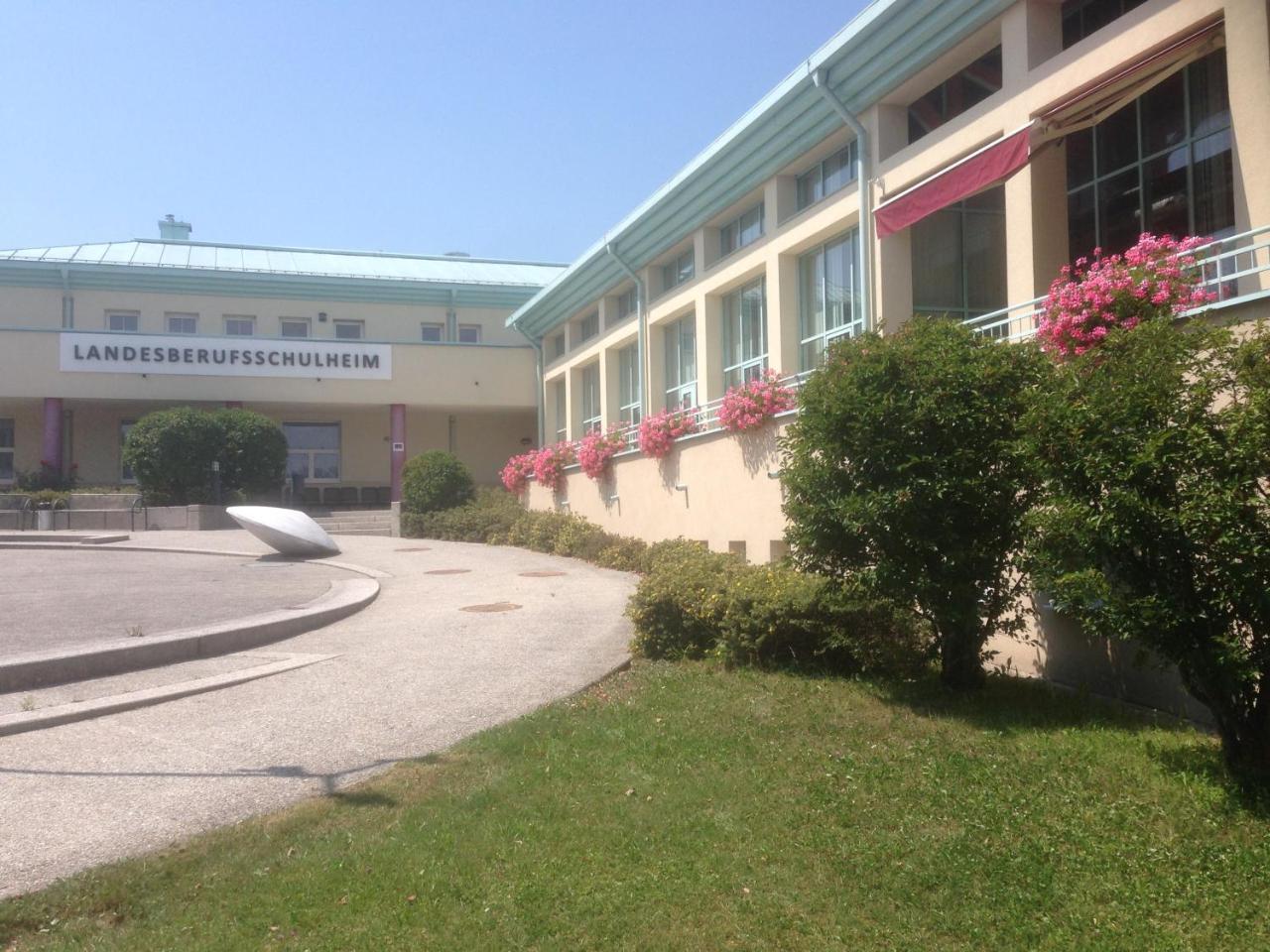Hostel Obertrum Exterior photo